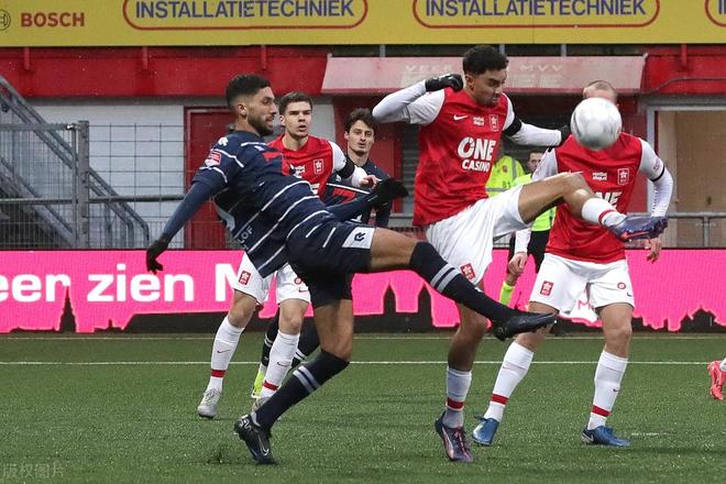 力是她在世 力是她在世