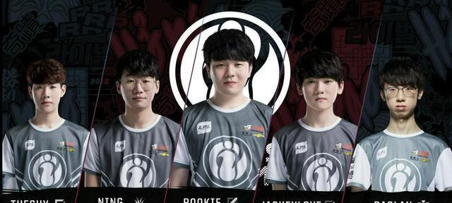 显得孤立无 显得孤立无